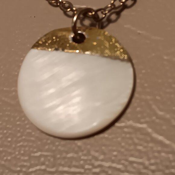 Khloe Collection NEW dainty necklace & stud earrings set with clamper bracelet - Picture 4 of 14